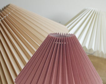 Geplooide lampenkap in meerdere maten en kleuren, beige, roze, wit, blauwe lampenkap in 24cm, 35cm, 40cm, 45cm