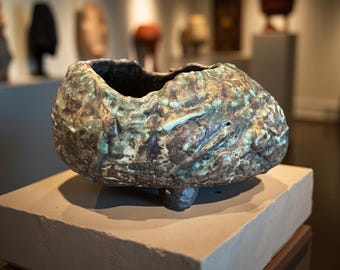 Organic Ceramic Sculpture Vessel with Tripod Feet – Natural Earthy Green Glaze