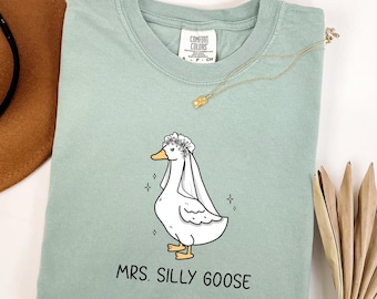 Mrs. Silly Goose Bride Shirt, Bride To Be Funny Goose Lover Shirt, Married Couple Matching Shirt,Wedding Gift,Funny Newlywed Gift For Couple