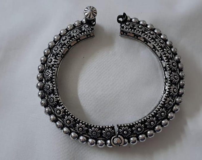 Silver oxidised bracelet/kada