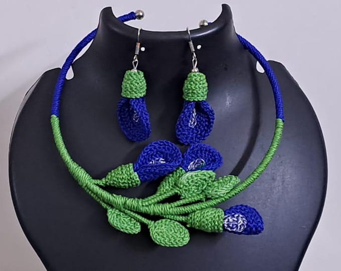 Exclusive hasuli necklace set with attractive flowers n matching earrings