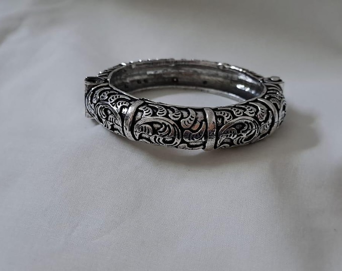 Silver oxidised bracelet/kada