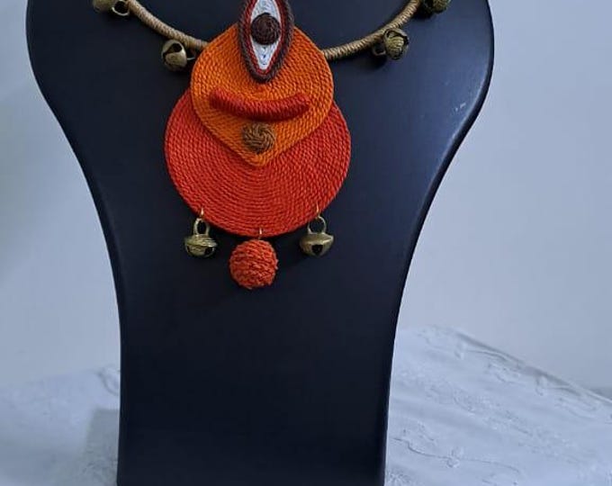 Exclusive hasuli necklace set with attractive round eye thread pendant n matching earrings