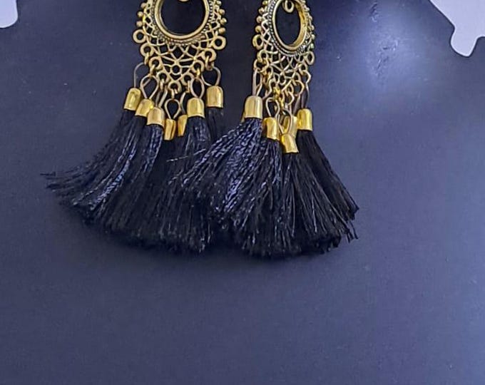 Golden neckband with black silk thread fringes and matching earrings