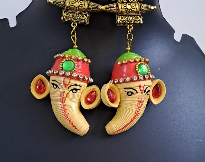Paper quilling Ganesha earrings