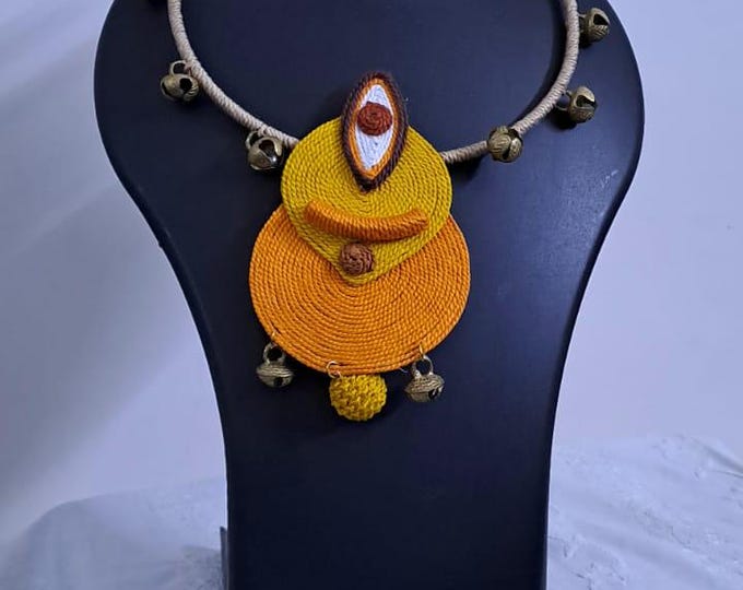 Exclusive hasuli necklace set with attractive round eye thread pendant n matching earrings