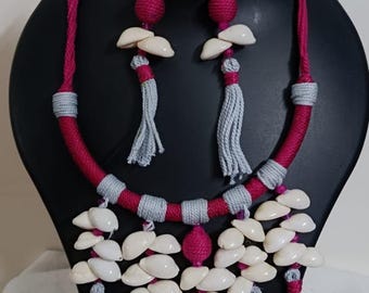 Exclusive pink n grey hasuli thread necklace set with shell fringes n matching earrings