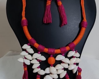 Exclusive orange n pink hasuli thread necklace set with shell fringes n matching earrings