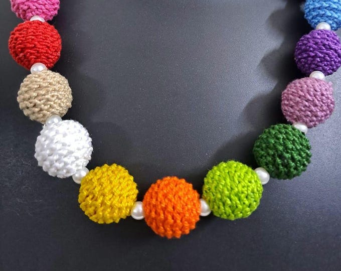 Thread beads necklace set with matching earrings