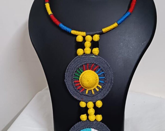 Exclusive multicoloured hasuli thread necklace set with round thread pendant n matching earrings
