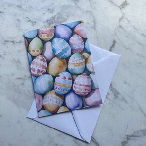 MINI-formatowa, ciemna pastelowa kolorowa kartka wielkanocna z kopertą (mini-format 8,75 x 12,5 cm) Wydrukowana na papierze akwarelowym o gramaturze 300 g/m2