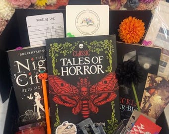 Caja de libros de lujo de Halloween / 3 libros, con taza de té, vela y extras literarios / Una colección reciclada que una vez amó