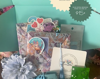 Caja de libros de misterio para jóvenes adultos: Libros usados y regalo floral
