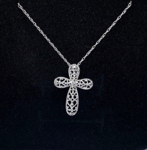 Vintage 10K Cross Necklace, Elegant, Dainty Filigr