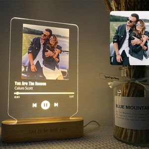 Placa de canción musical personalizada, conjunto de regalos de aniversario personalizado, regalo para ella, regalo de pareja, soporte acrílico con imagen personalizada, luz nocturna de lámpara imagen 1