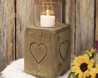 Lanterne rustique avec gravure de coeur | Lanterne en bois pour la terrasse | Décoration de style alpin | Aménagement chalet | Cadeau d'anniversaire de mariage