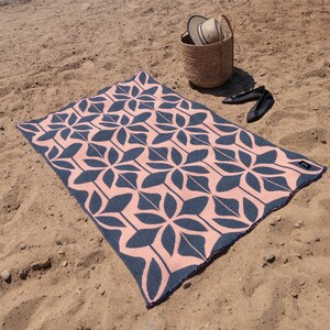 Beach Blanket, Floral Beach Towel Mat Throw Rug Luxury Pool Towel Thick Cotton Picnic Blanket Summer Gift Beach Gift
