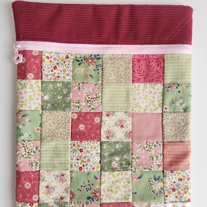 Sac à projet en patchwork , pour rangement broderies traditionnelles,  points de croix, Q snap, tissu de marque Tilda.