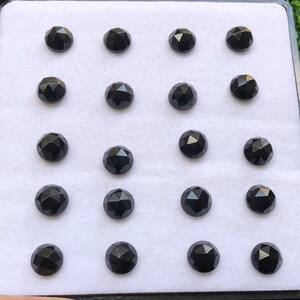 Natuurlijke zwarte onyxvorm rond roosgeslepen Gekalibreerde maat AAA-kwaliteit Gebruikte sieraden 8 mm Verpakking: 20 stuks plaksteen roosgeslepen