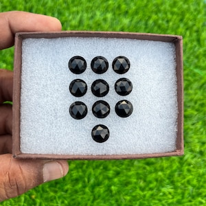 Edelsteen zwarte onyx ronde vorm roos geslepen maat: 10 x 10 mm hoeveelheid: 10 stuks voor sieraden maken hangers ring gekalibreerd AAA-kwaliteit platte achterkant