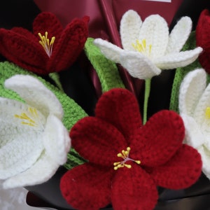 Bouquet de tulipes au crochet, bouquet de tulipes rouges en tricot, bouquet de fleurs au crochet, bouquet de tulipes blanches, cadeau de fête des mères, cadeau de remise des diplômes image 4