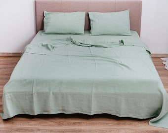 Green Linen Sheet Set in Queen size. Shabby chic Bedding, Hypoallergenic and organic sheet set. Queen Bed Linen sheet Set in Mint color.