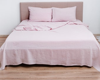 Pink Linen Sheet Set in Queen size. Organic Bedding, Hypoallergenic bed sheet set. Queen Bed Linen sheet Set in Pink color.