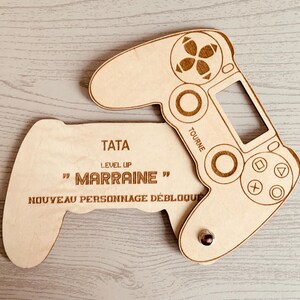 Carte demande Parrain - Carte annonce parrain - Manette PlayStation bois personnalisée - Cadeau original - Porte-clé Parrain image 4