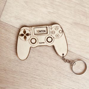 Carte demande Parrain - Carte annonce parrain - Manette PlayStation bois personnalisée - Cadeau original - Porte-clé Parrain Porte-clé
