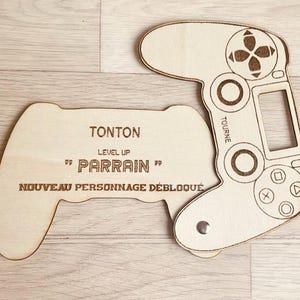 Carte demande Parrain - Carte annonce parrain - Manette PlayStation bois personnalisée - Cadeau original - Porte-clé Parrain