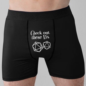 Sprawdź D's Dice Boxers - Geek Funny Men's Underwear Boxer Shorts - Walentynki. Dungeons Master DM Boyfriends, Husbands Gift for Him