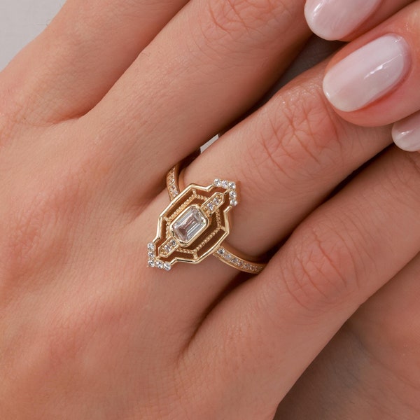 Art Deco Gold Ring: Baguette Zircon Statement Jewelry