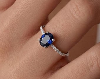 14K gouden saffierring, diamantaccent verlovingssieraden, blauwe edelsteen beloftering, elegant cadeau voor haar