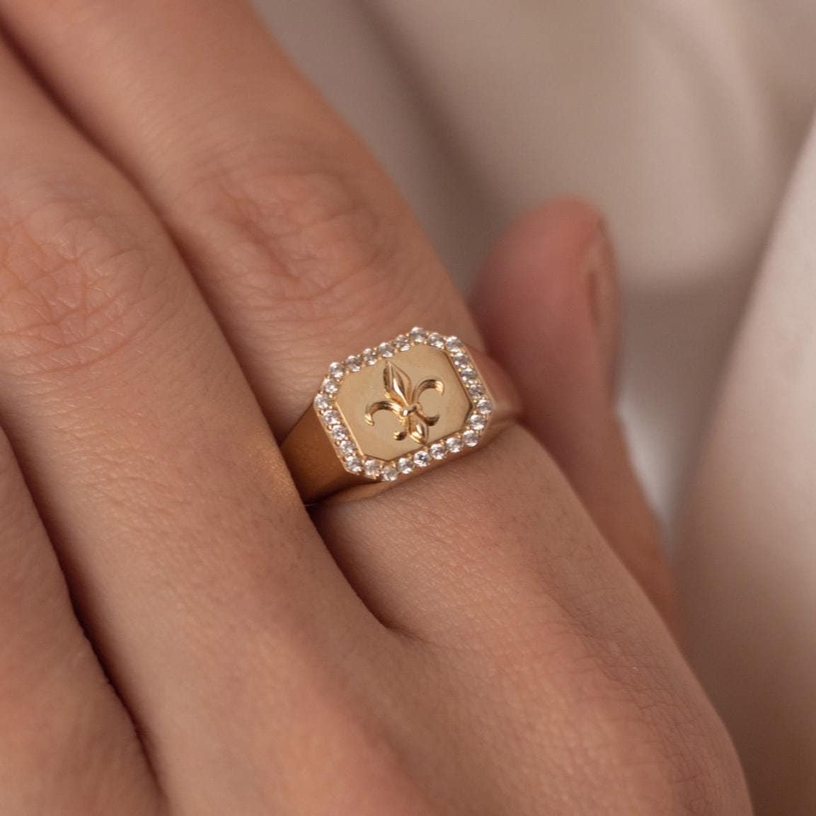 Anillo de oro blanco tous España