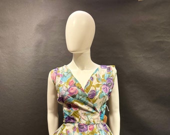 Beautiful volup 1950s rose print dress