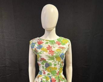 Super cute late 1950s floral dress