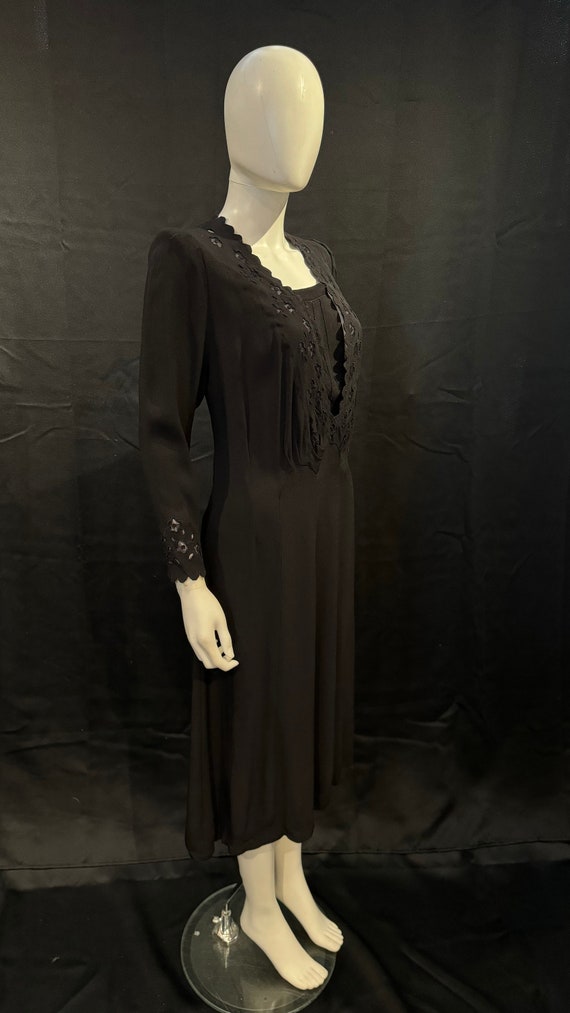 Beautiful late 1930’s volup dress - image 4