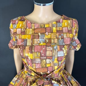 adorable 1950s novelty print day dress