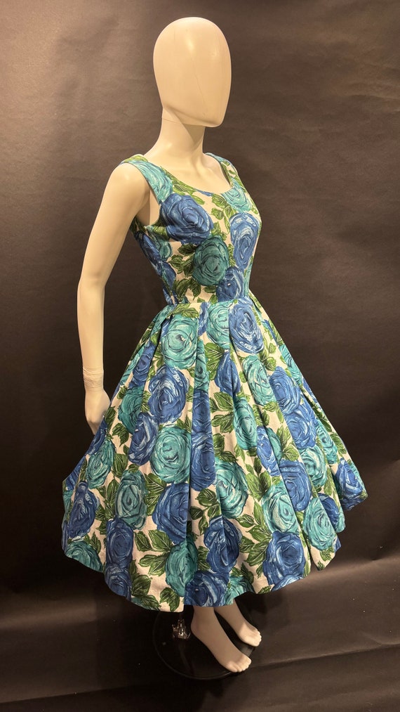 Stunning 1950s rose print dress - image 4