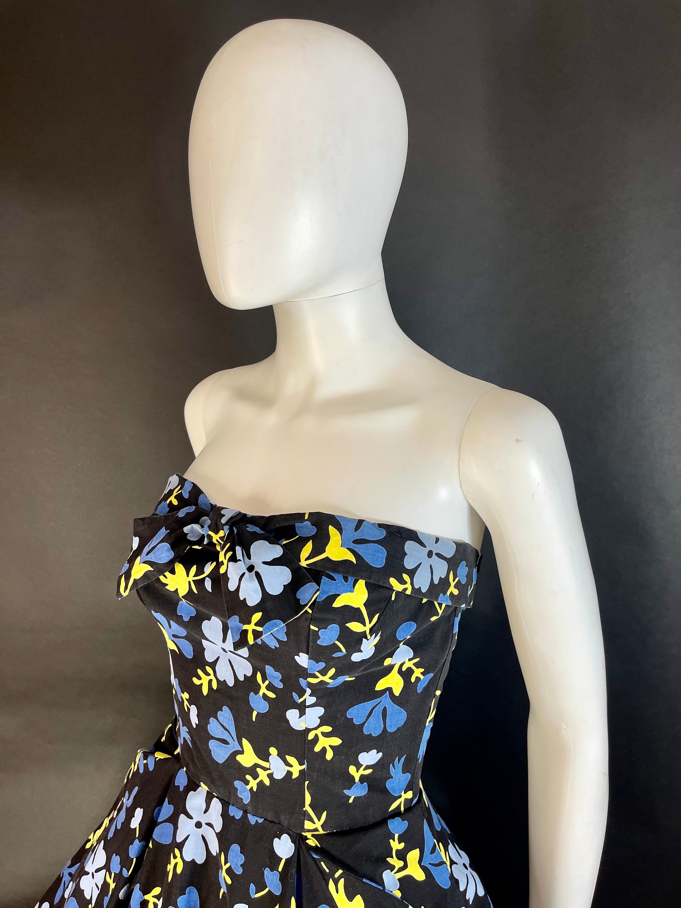 Vintage 1950s Blue Framed Rose Print Dress by Horrockses | XS/S