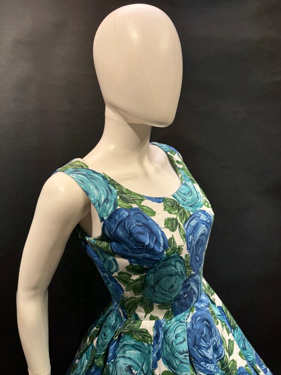 Stunning 1950s rose print dress - image 3