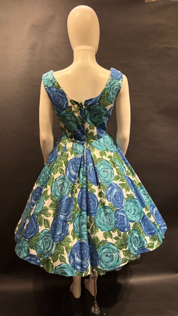 Stunning 1950s rose print dress - image 5