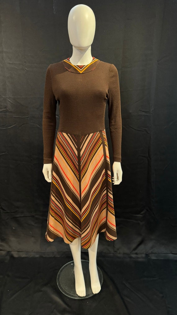 Fab late 1960’s early 70’s volup dress