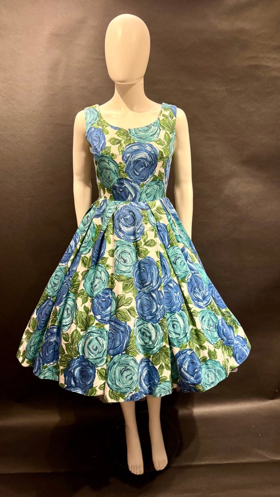 Stunning 1950s rose print dress - image 1