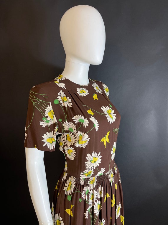 Stunning 1940s floral dress - image 3