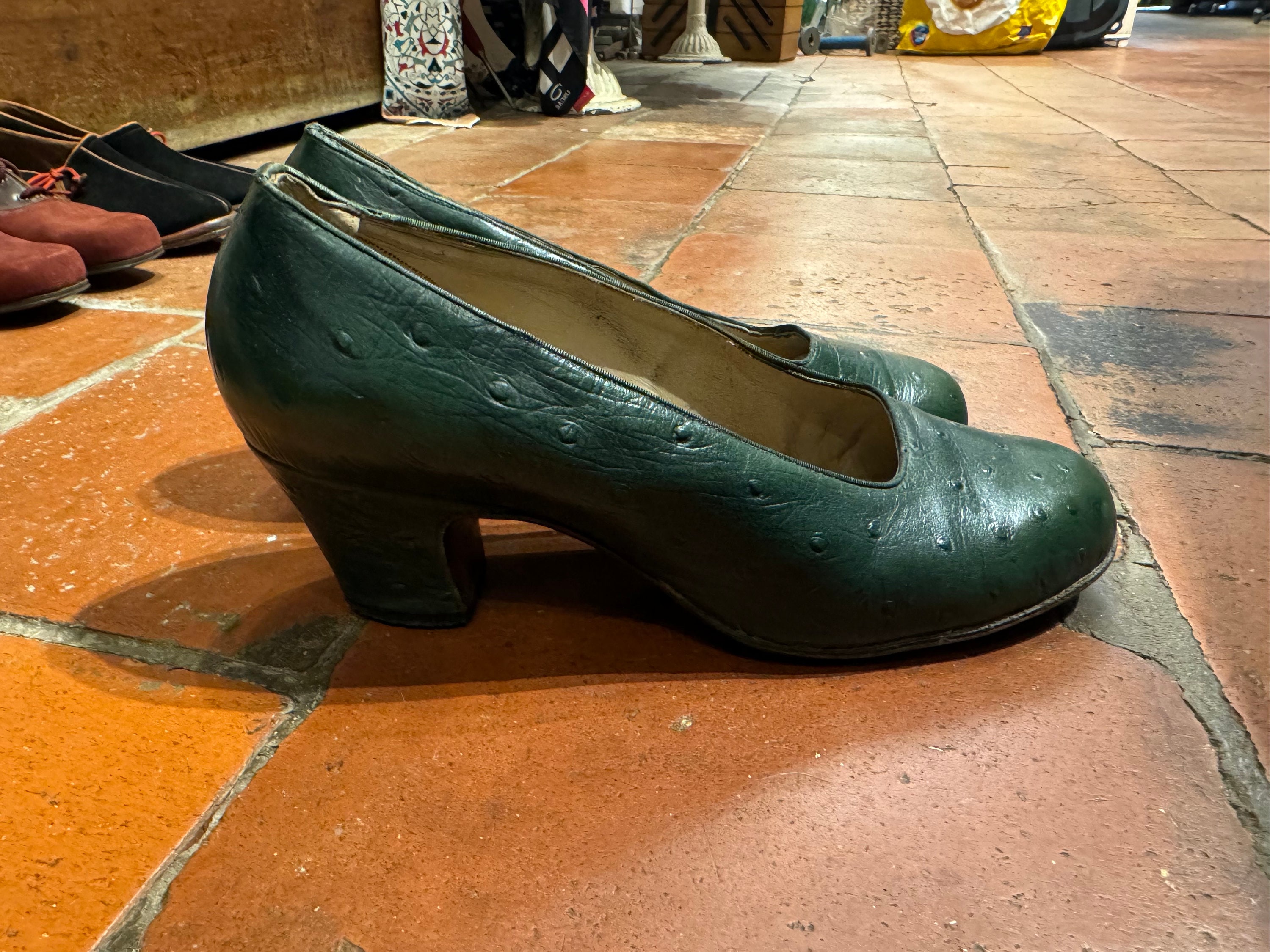 1940 年代の素敵なボトルグリーンのダチョウ革パンプス - Etsy 日本