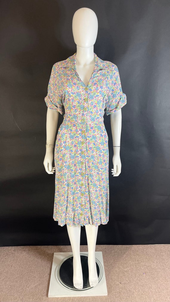 Gorgeous early 1940s volup summer dress