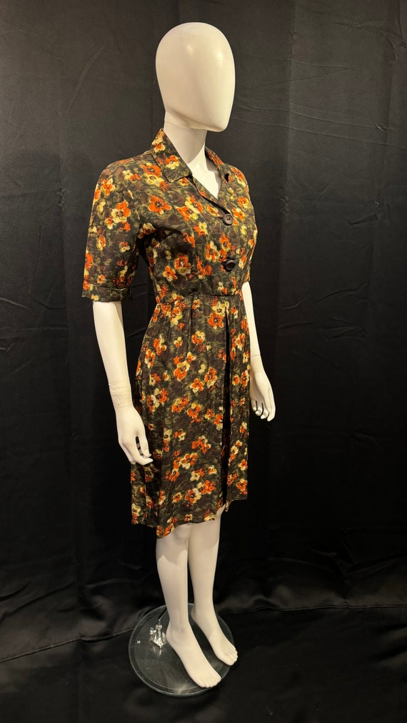 Fab late 40’s early 50’s volup day dress - image 4