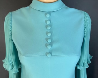 beautiful 1960s mod dress perfect for Goodwood revival