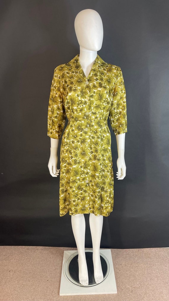 Lovely late 1940’s volup day dress